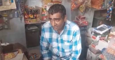 В Индии живет мужчина, который спит по 300 дней в году (видео)