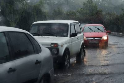 Жителей Сочи предупредили о возможной эвакуации из-за ливней
