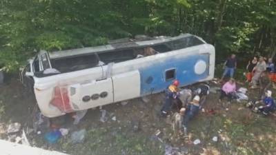 Съехавший в кювет автобус с 23 пассажирами на Кубани попал на видео