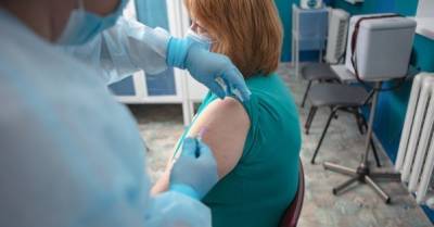 Коронавирус: в Украине первой дозой вакцины привили более 3 млн человек