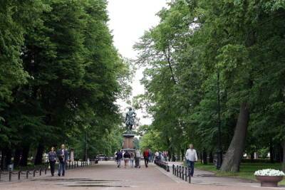 В День ВМФ петербуржцев не будут пускать в парки и скверы Кронштадта