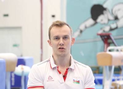 Азербайджанский гимнаст Иван Тихонов выступил в опорном прыжке и на параллельных брусьях в рамках соревнований на Олимпиаде в Токио
