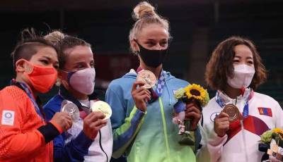 Первая медаль Украины: появилось видео церемонии награждения на Олимпиаде-2020