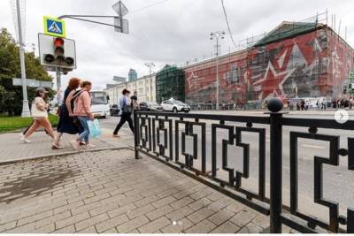 Блогер Варламов похвалил Орлова за демонтаж уличных ограждений в Екатеринбурге