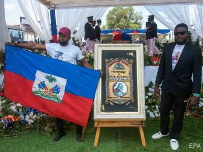 На похоронах президента Гаити произошли беспорядки. Делегации США и ООН покинули церемонию прощания