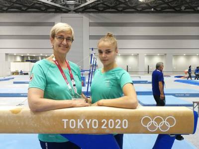 Уже завтра гимнастка из Гродно Анна Травкова одной из первых среди белорусов вступит в борьбу за олимпийские медали.Эксклюзивно для "ГП" Анна рассказала о жизни в олимпийской деревне, подготовке и