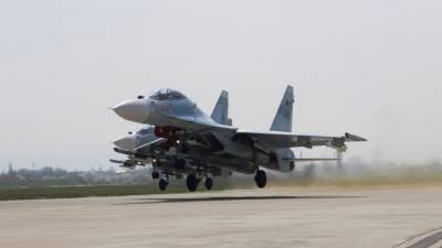 Пилоты Су-30СМ продемонстрировали владение военными маневрами в ходе МАКС-2021