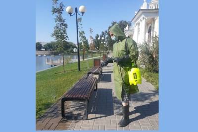 В Астрахани власти проводят дезинфекцию мест общественного пользования