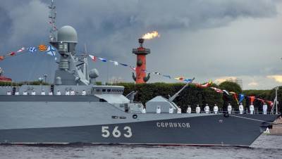 МВД, ФСБ и ФСО обеспечат безопасность во время парада ВМФ в Петербурге