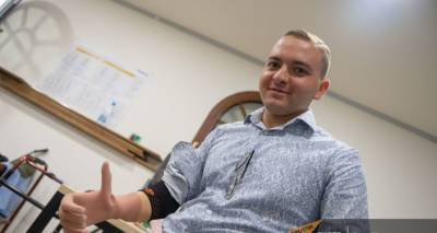 Руки потеряли, но мечтать не перестали: раненные в Карабахе примеряют бионические протезы