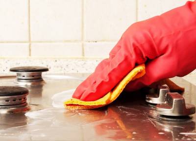 Два способа отмыть газовую плиту, не прибегая к средствам бытовой химии
