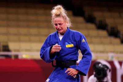 Украинка Белодед расплакалась после завоевания бронзовой медали на ОИ-2020. ФОТО
