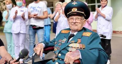 В Королеве 102-летнего ветерана вылечили от коронавируса