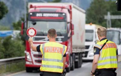 Австрия усилит охрану границ из-за наплыва мигрантов