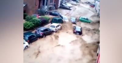 Машины снова поплыли: Мощные ливни привели к новому потопу в Бельгии