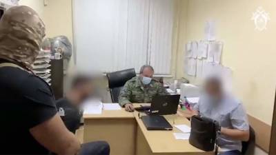 Задержанного за убийство полицейского в Ставрополе доставили на допрос