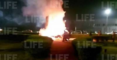 В Нижегородской области водитель врезался в стелу и сгорел заживо