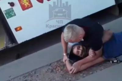 Пьяные антимасочники устроили драку в автобусе в Красноярске