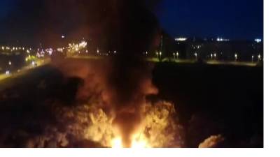На Ветеранов ночью сгорело кафе на открытом воздухе - piter.tv - Санкт-Петербург