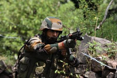 Индийское ТВ: Индия перебросила к границе с Китаем около 15 тысяч военнослужащих