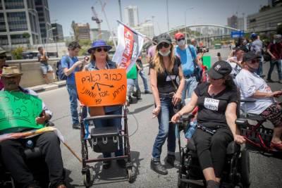 Израильские инвалиды возобновляют демонстрации с перекрытием дорог