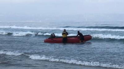 Трагедия в Акко: отец утонул в море, 10-летний сын пропал без вести