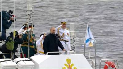 Новости на "России 24". Путин осмотрел корабли в Кронштадте и поздравил экипажи