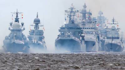 Морская мощь России: в Петербурге и Кронштадте прошел главный парад в честь Дня ВМФ