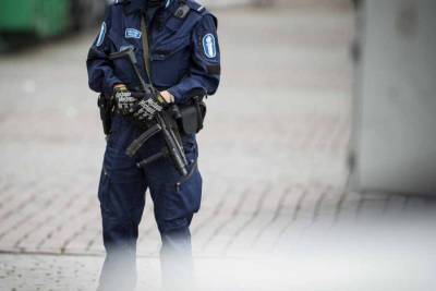 Финского полицейского уволили за поддержку украинских нацистов