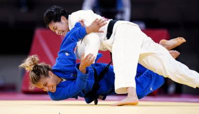 Японка Абэ выиграла золото Олимпиады в дзюдо до 52 кг