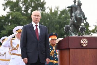 Путин принял участие в спуске на воду большого траулера «Механик Сизов»