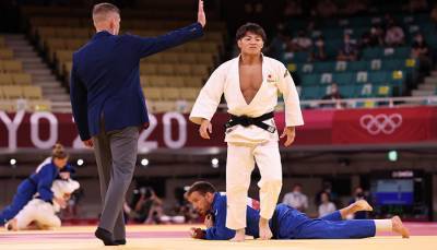 Хифуми Абэ выиграл олимпийский турнир по дзюдо до 66 кг. Япония сравнялась по числу золотых медалей с Китаем