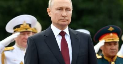 Вся мощь флота: На параде ВМФ Владимир Путин пообещал неотвратимый удар противнику