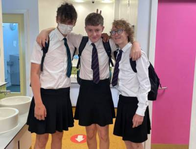 В Англии из-за жары мальчики пришли в школу в юбках – Учительская газета