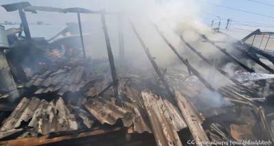 В одном из жилых домов в Ереване вспыхнул пожар, его тушили три боевых расчета