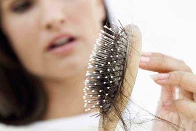 Почему редеют волосы у женщин