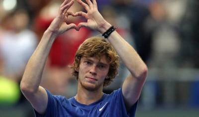 «Я на тебя поставил, а ты!»: теннисист Рублев рассказал об угрозах болельщиков