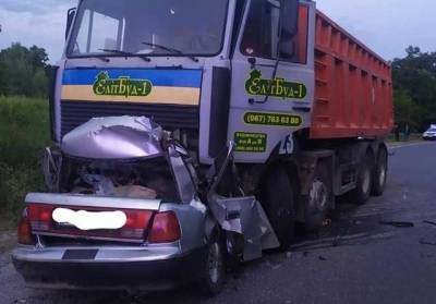 Жуткое ДТП на Полтавщине: грузовик раздавил легковушку - четверо погибших