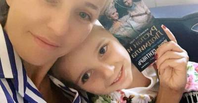 6-летняя дочь Навки и Пескова без зуба умилила подписчиков
