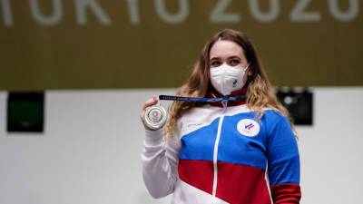 МОК разрешил медалистам Олимпиады снимать маски на награждении