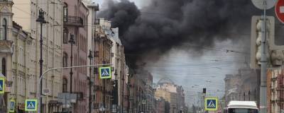 Пожар в жилом доме в центре Петербурга локализован