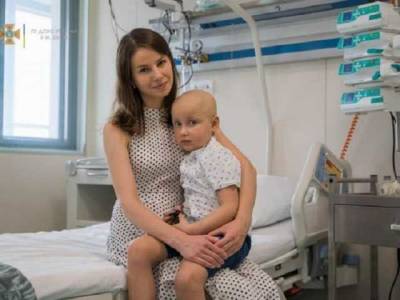 Четырехлетнему Ярославу сделали в Киеве пересадку костного мозга от неродственного донора