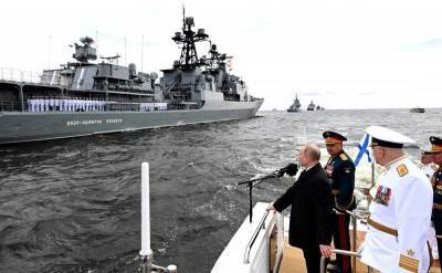 Мы способны нанести удар любому противнику: президент РФ выступил на параде ВМФ в Санкт-Петербурге