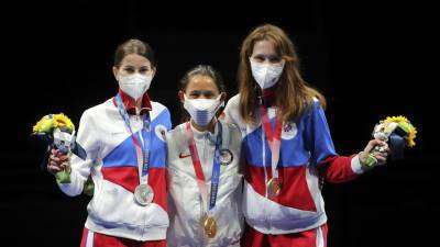 Две медали в рапире: Дериглазова и Коробейникова выиграли серебро и бронзу на ОИ в Токио