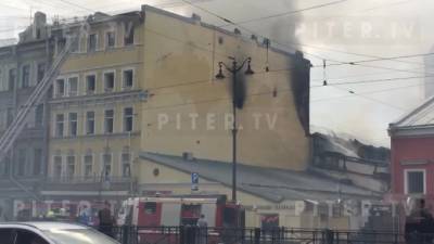В пожаре на Лиговском пострадали двое человек - piter.tv - Санкт-Петербург - Лиговск