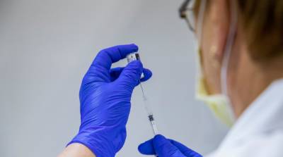В ЕС одобрили вакцину для прививки подростков от COVID-19