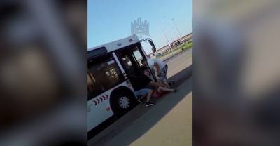 В Красноярске пьяные ковид-диссиденты напали на кондуктора за просьбу надеть маски