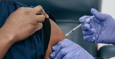 Инфекционист сказал, кому и зачем может понадобиться третья доза вакцины против COVID-19