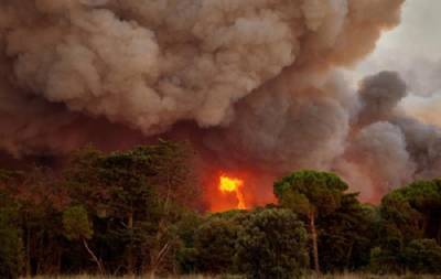 В Испании вспыхнули сразу несколько крупных лесных пожаров