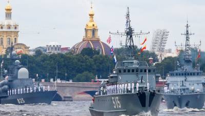 День ВМФ, пожар на Лиговском и ускорение вакцинации: Петербург 24–25 июля